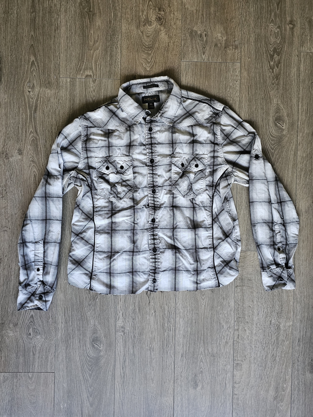Helix Men’s Black & White Washed Plaid Button-Down Shirt